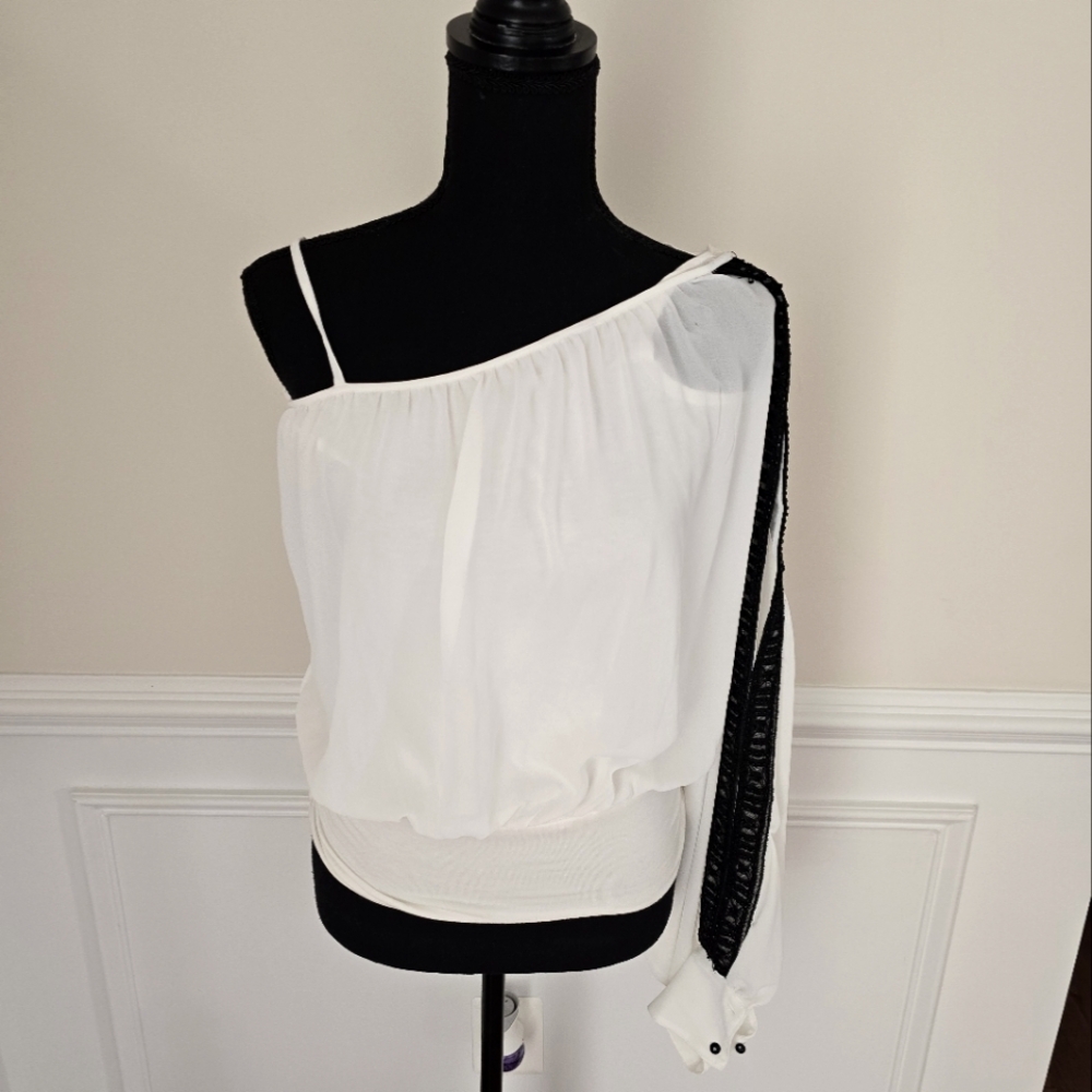 XOXO Beautiful One Shoulder Top